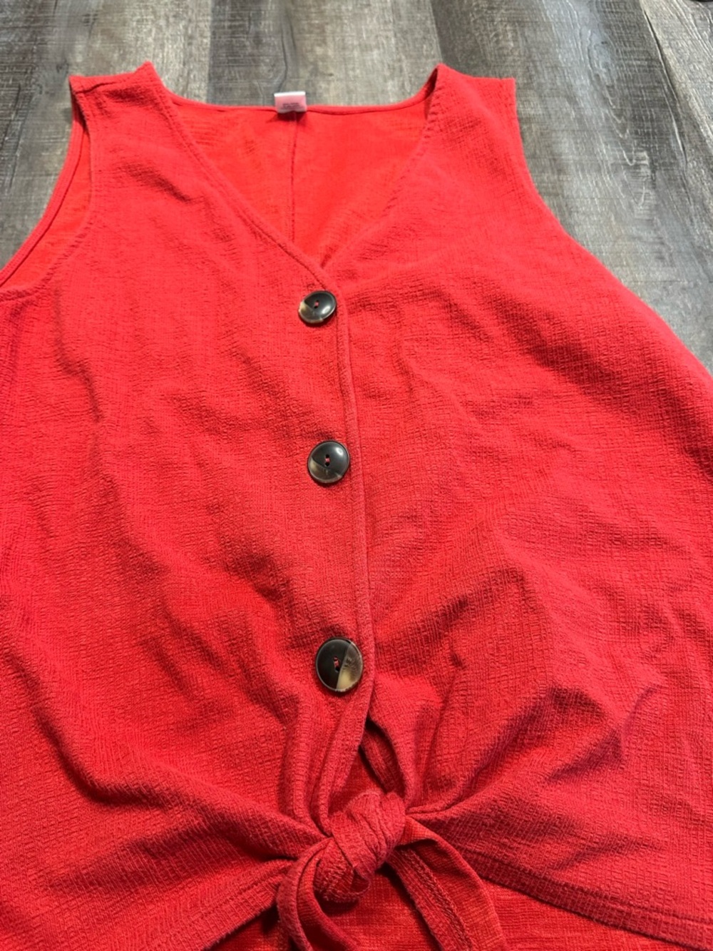 Old Navy Red Tie-Knot Button Tank Top - Picture 2 of 8